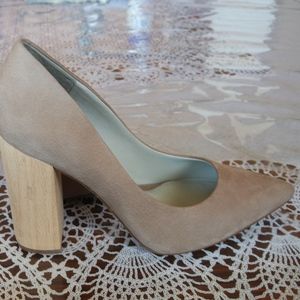 1.State Valencia Pointed Toe Wooden Heel Pumps